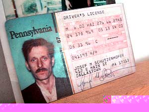 100-0011.jpg (13462 Byte)