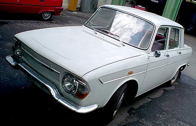 renault10a.jpg (21966 Byte)