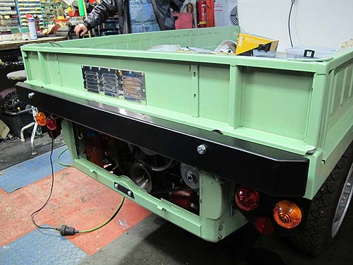 page27b.jpg (37701 Byte)