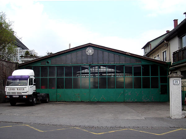 puch33_werkstatt.jpg (56671 Byte)