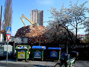 row09b.jpg (22516 Byte)