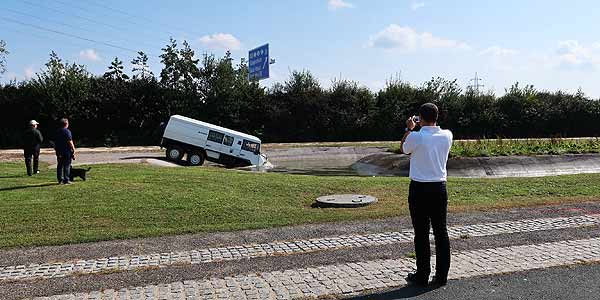 page18c.jpg (37428 Byte)